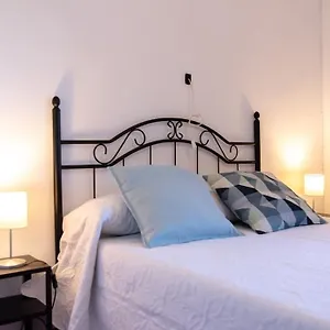 https://casa-de-pueblo-cntrica-con-vistas-a-la-sierra.es-andalucia.com
